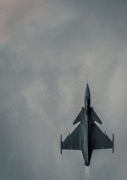 Poster: Yllä JAS 39 Gripen - Oliver Jernström