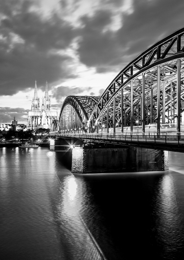 Köln mit dem Dom bei Nacht
