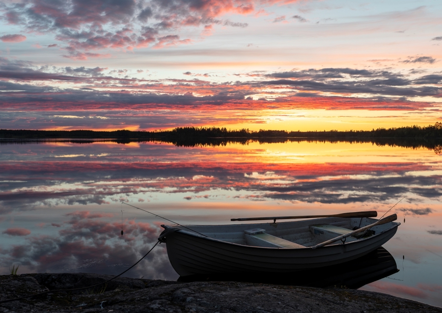 Spegelblank fiskesjö
