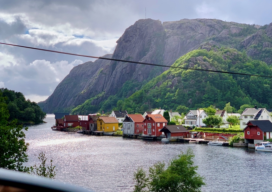 Maison au bord du fjord