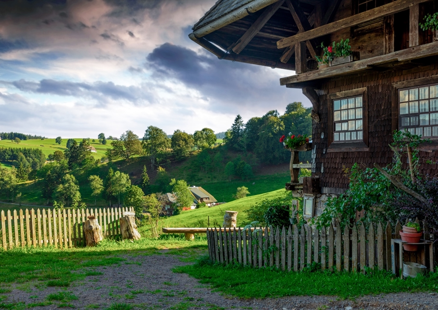 Landschaft mit Bauernhof