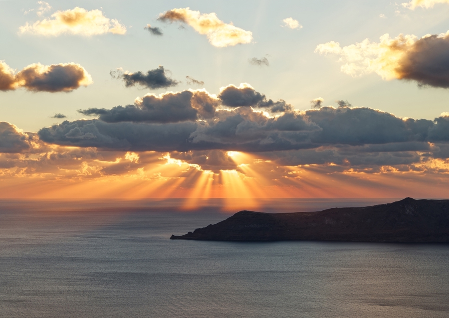 Sonnenstrahlen auf Santorin
