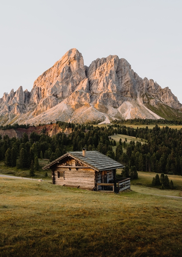 Stuga med utsikt över bergen