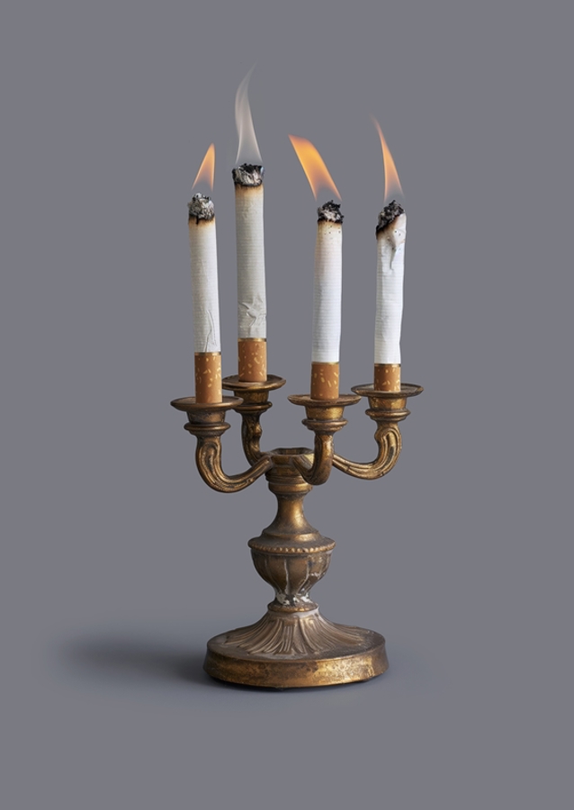 Smoking candlestick