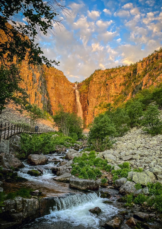 Soluppgång vid Njupeskär