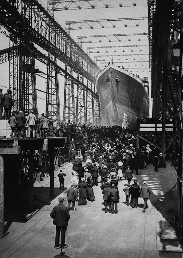 RMS Titanic Staple Leaf