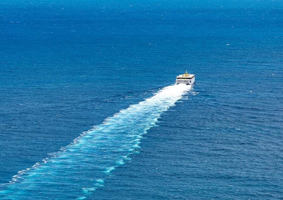 Wellen nach einem Boot