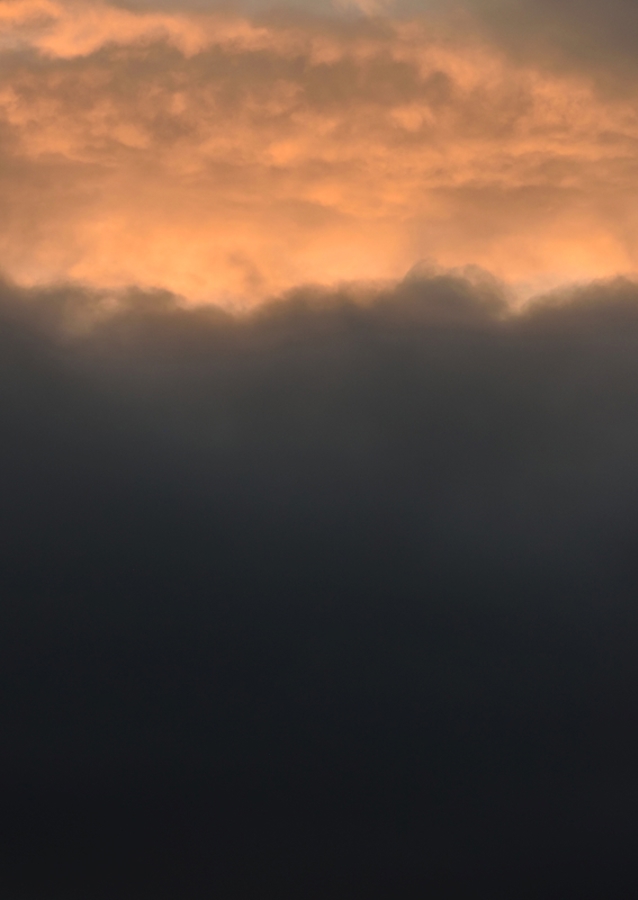 Broskvová barva a šedá