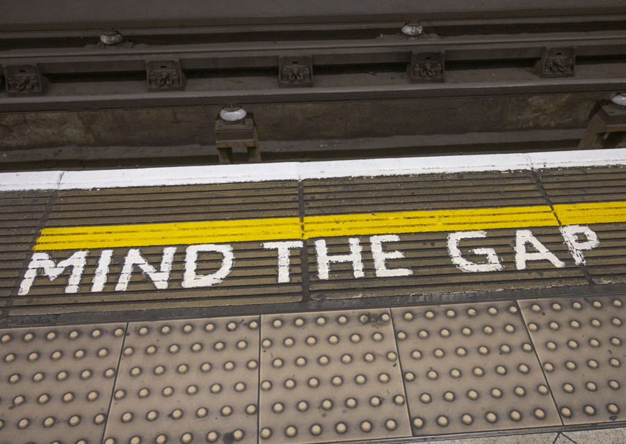 Mind the gap undergound sign