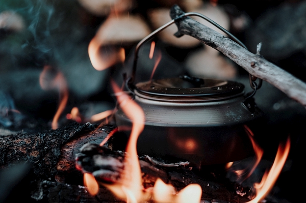 Poster: Café sur le feu crépitant - Ulrica Hållén