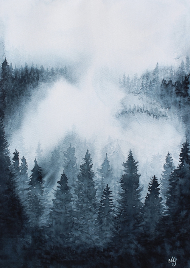 Blauer nebliger Wald