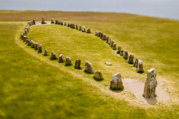 Poster: Miniatyr Ales stenar - Tomas Hansson