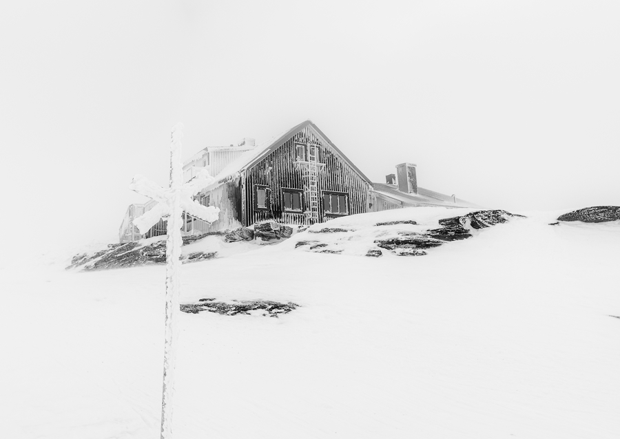 Låktatjåkko Mountain Lodge