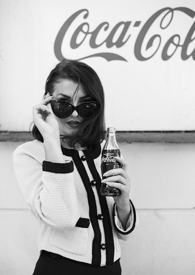 Coca Cola Mädchen