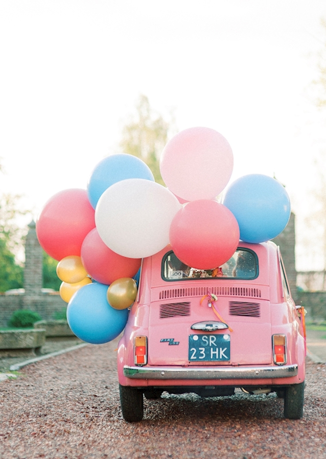 Lustiger rosa Oldtimer Ballon