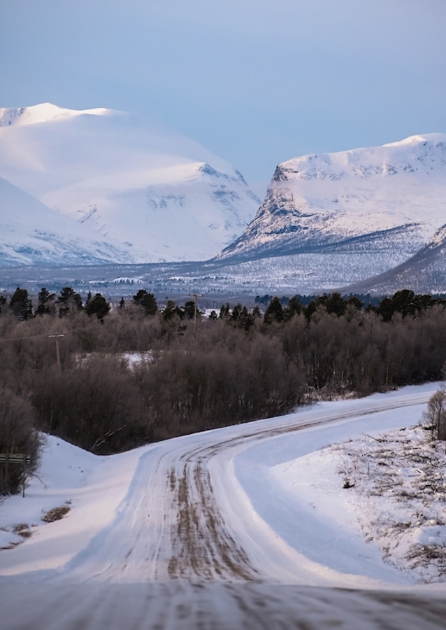 On the road to Nikkaloukta