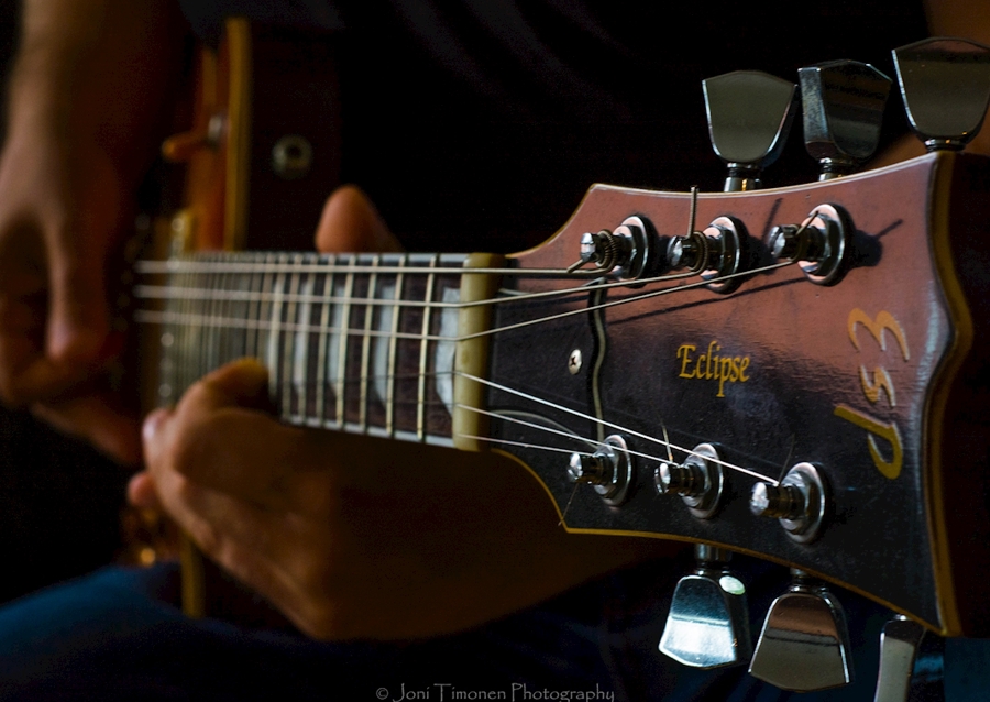 Gra na gitarze