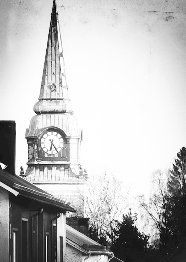 Kostel v černé a bílé.