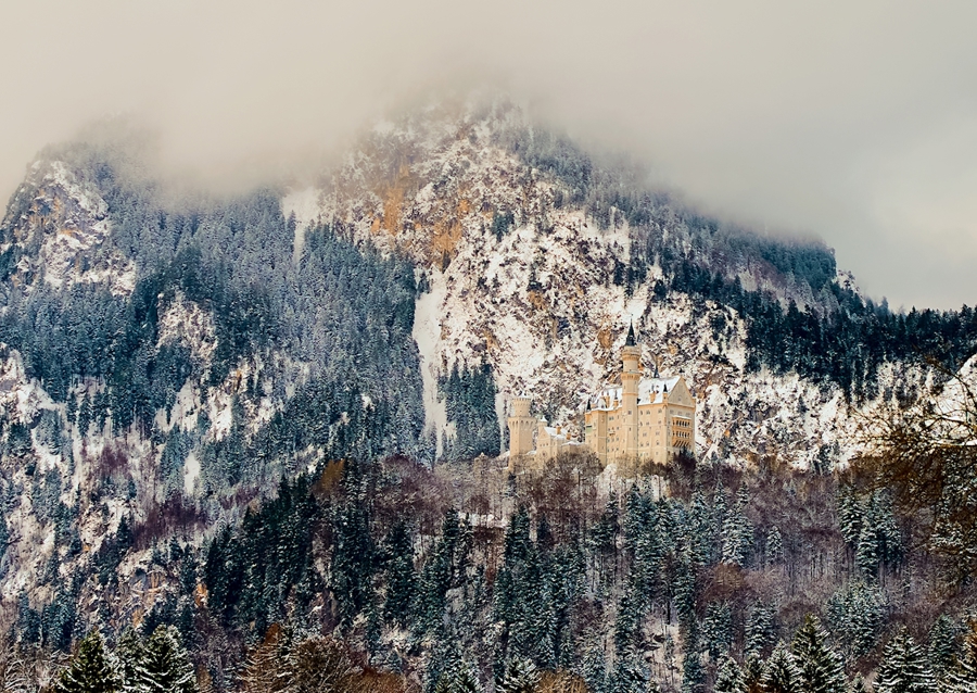 Neuschwanstein in the snow