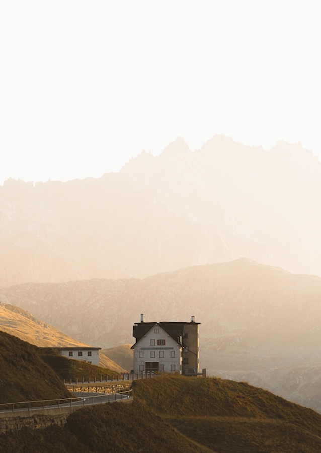 Hus ved det schweiziske bjergpas