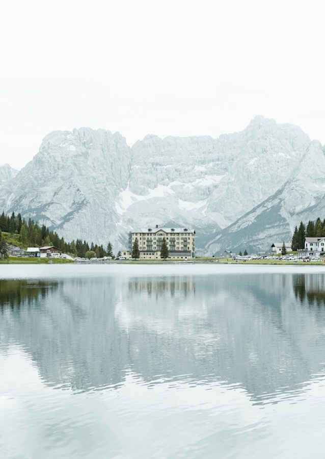 Hotel ved bjergsøen