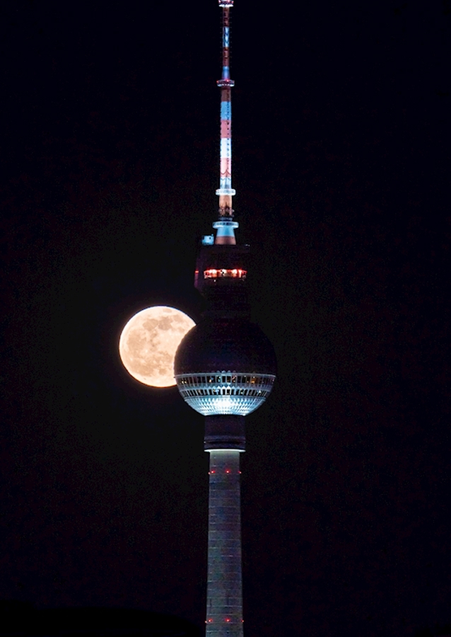 Vollmond am Fernsehturm 2