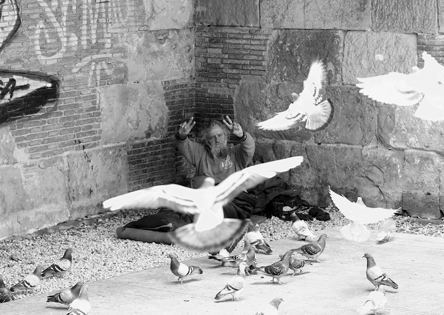 Stakkars mann rik på liv.