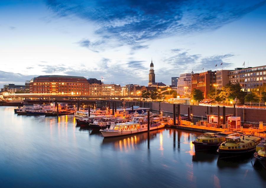 Hamburg in der Blauen Stunde