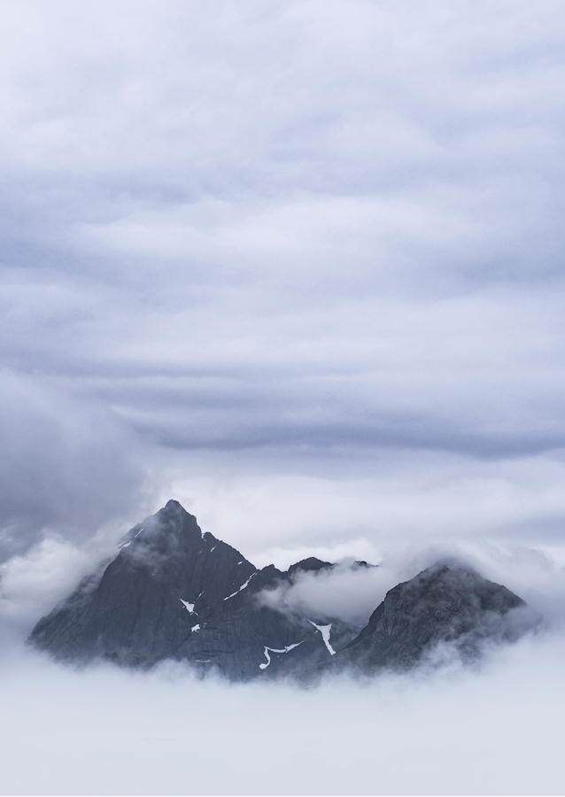 Montañas y nubes